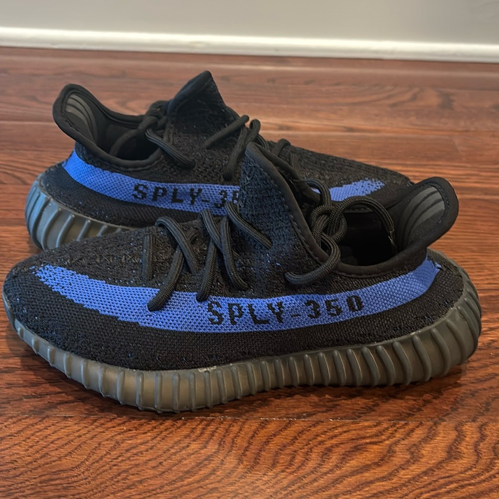 Yeezy 360 dazzling blue size 5.5 with box no imsloes